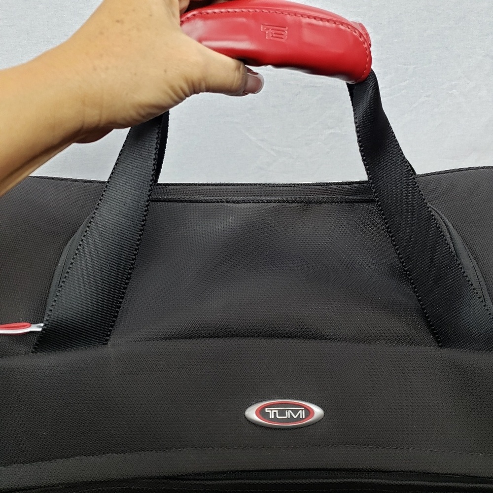 Men's Tumi Limited Ed. Ducati T3 Duffle NWOT - Picture 8 of 8